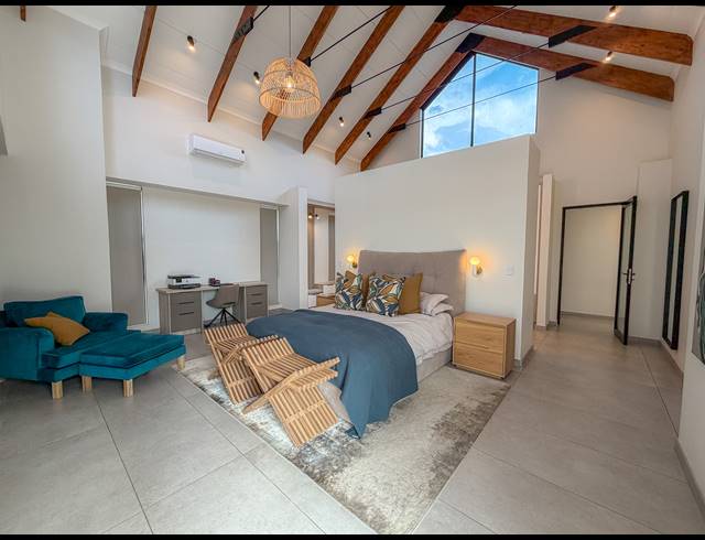 5 BEDROOM FREEHOLD FOR SALE IN MIDSTREAM HEIGHTS